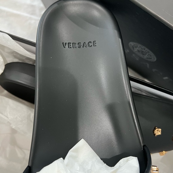 Versace mens slides - Picture 5 of 16